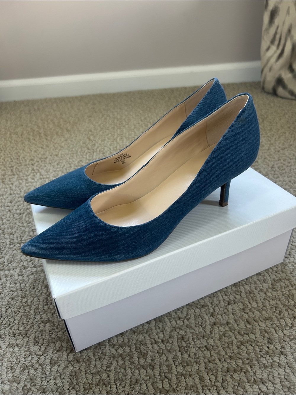 Marc Fisher Teal Suede Pointed Kitten Heels